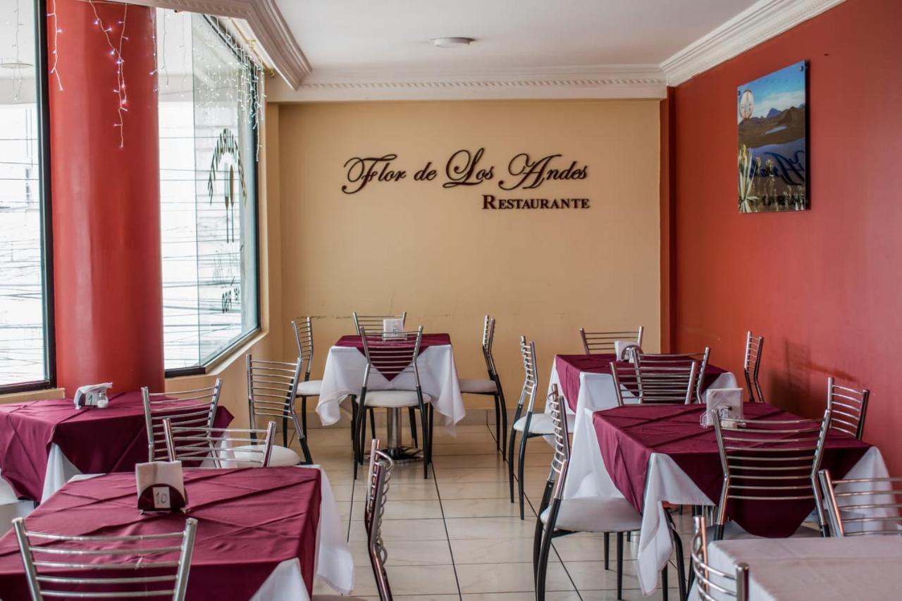 Hotel Flor De Los Andes Tulcán Exteriör bild
